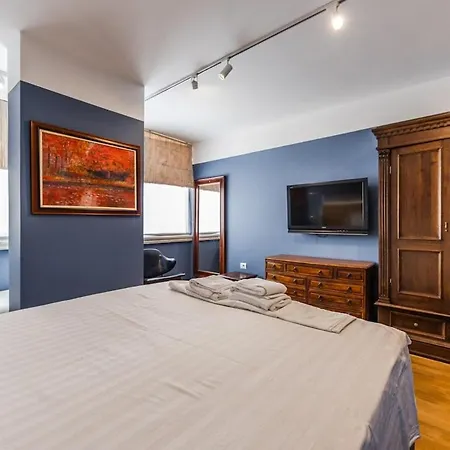 Skyline 5br Near Air Albania Stadium By Pikhost Appartement