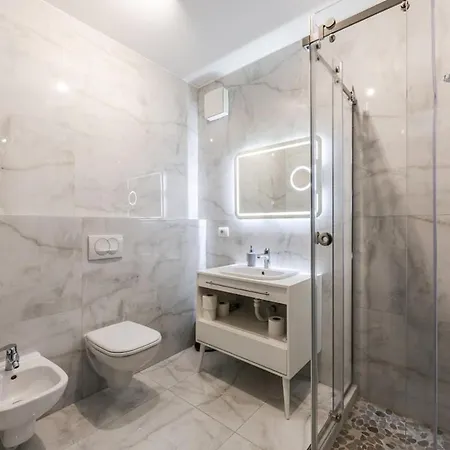Skyline 5br Near Air Albania Stadium By Pikhost * Tirana