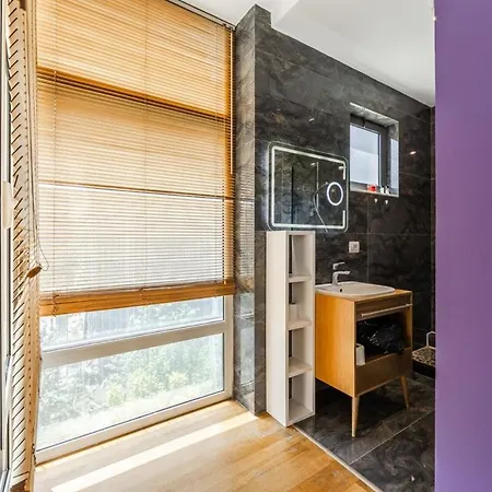 Skyline 5br Near Air Albania Stadium By Pikhost *