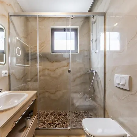 Skyline 5br Near Air Albania Stadium By Pikhost